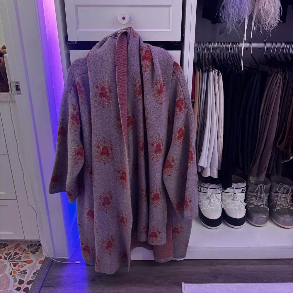 FREE PEOPLE Sacred Heart Bali Ayla Scarf Oversized Cozy Printed Hooded Cardigan - Picture 4 of 9